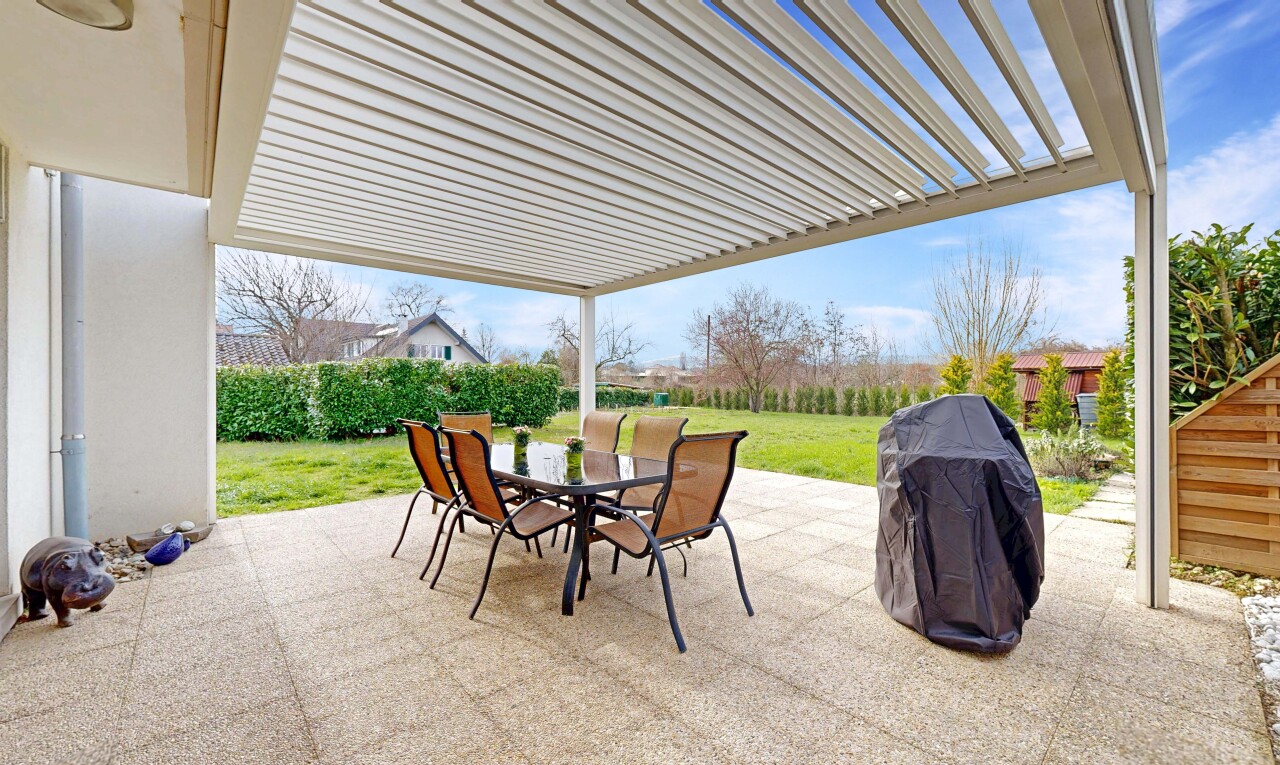 Maison mitoyenne d'angle in à Thônex - 1