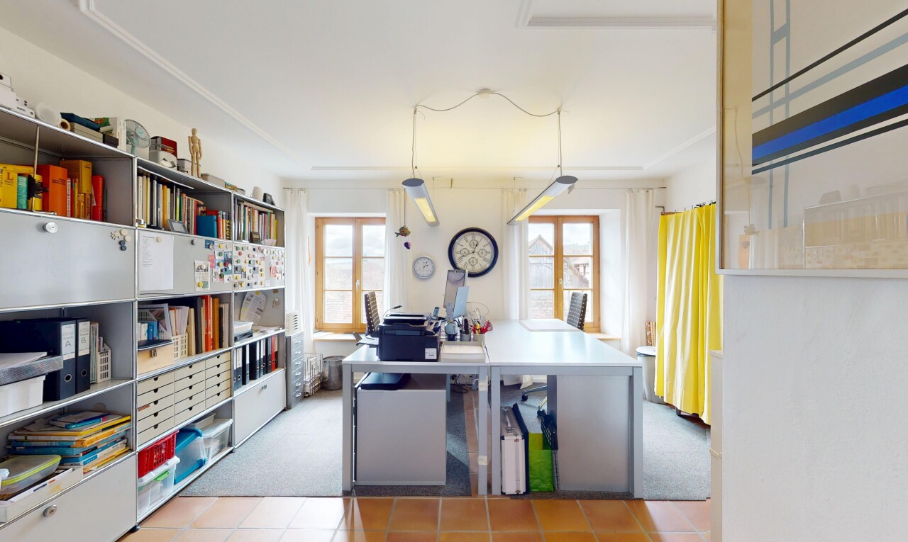 Sonnige 4.5-Zimmer Wohnung inklusive Parkplatz - 10