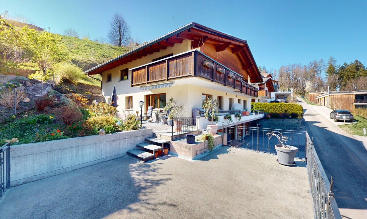 Mehrfamilienhaus mit Aussicht und Potenzial in Thusis - 1