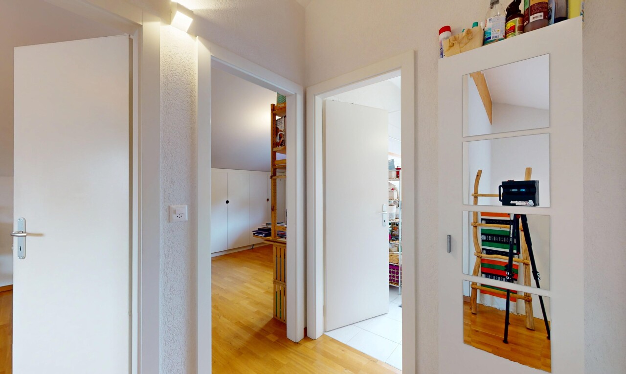 Schönes Einfamilienhaus mit Einliegerwohnung 2½ - 8