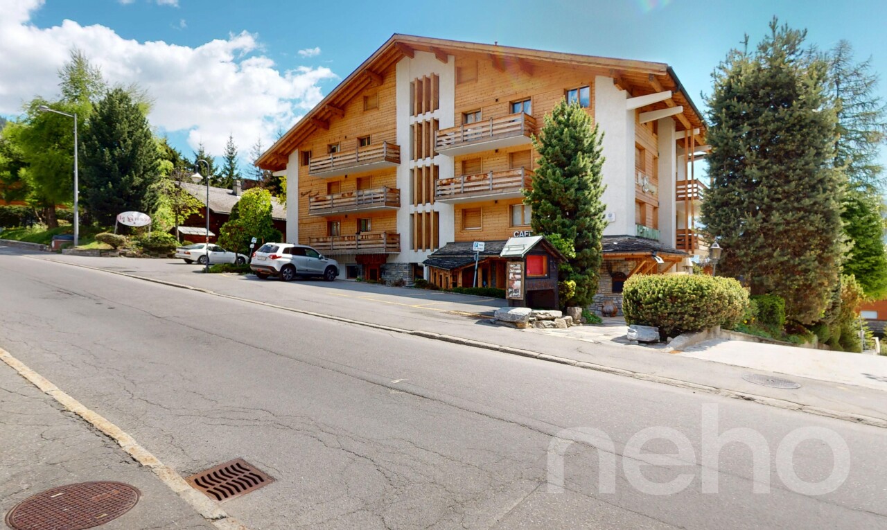 Exklusiv: Wunderschöne 2.5 Zimmerwohnung im Dorfzentrum - 1