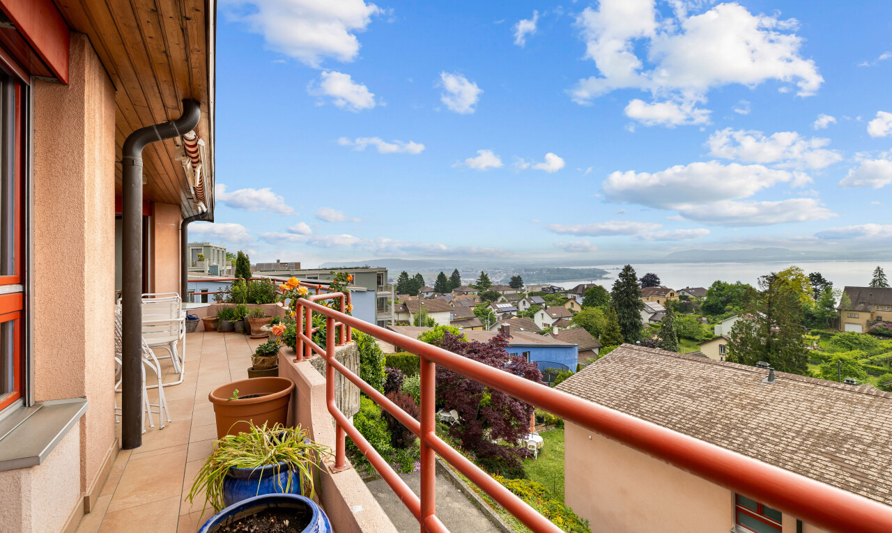 Helles 4-Zimmer-Penthouse mit traumhaftem Seeblick am Neuenburgersee - 2