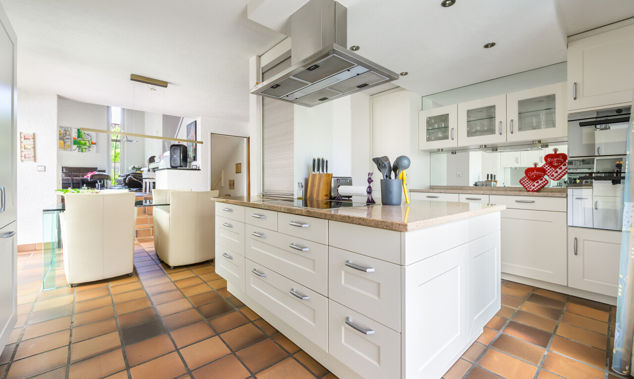 Exklusives EFH in Grabs mit Naturpool & Aussicht in Toplage - 4