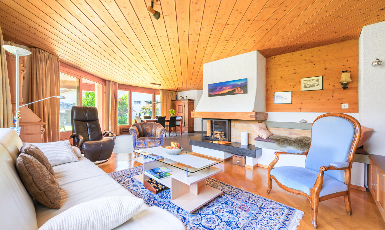 Grosszügiges Einfamilienhaus mit integrierter Praxis - 0