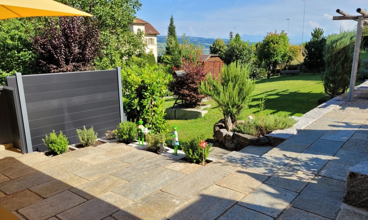 Mehr als nur Wohnen: Lifestyle-Refugium mit Bauparzelle als Garten - 2