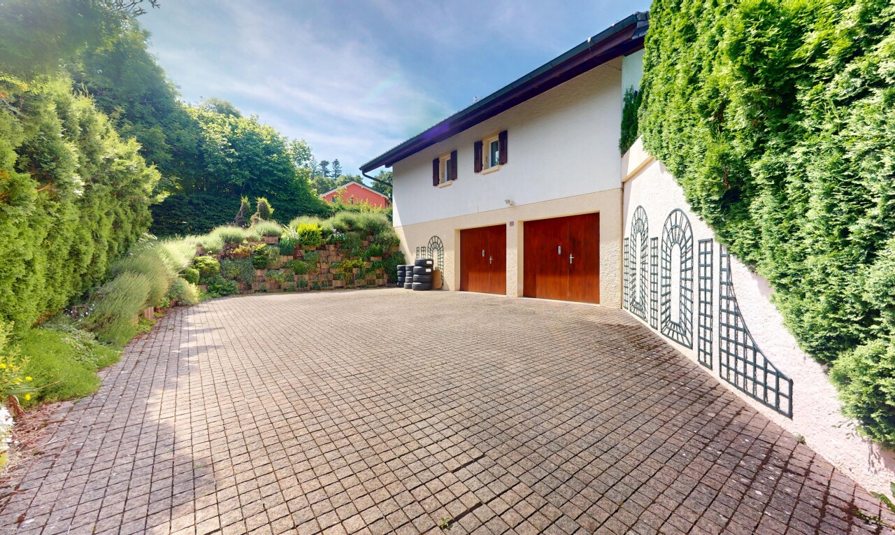 Außergewöhnliches Haus, großer Garten und bebaubares Grundstück! - 2