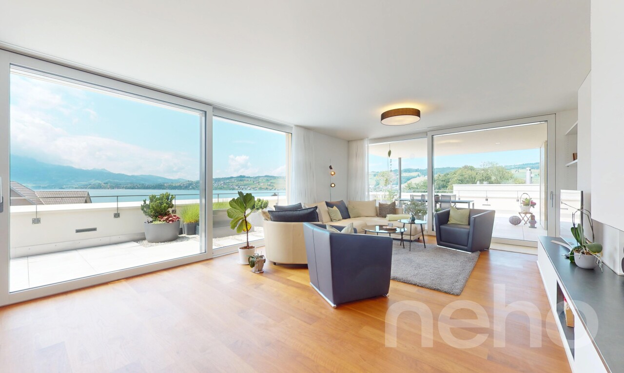 Grosszügiges Wohnen mit Seesicht und nachhaltiger Technik - 0