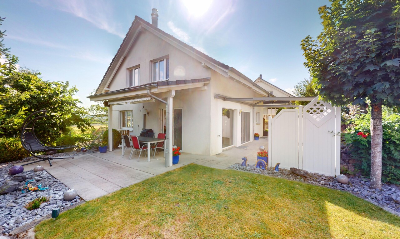 Idyllisches ​E​infamilienhaus mit Gartenparadies - 0