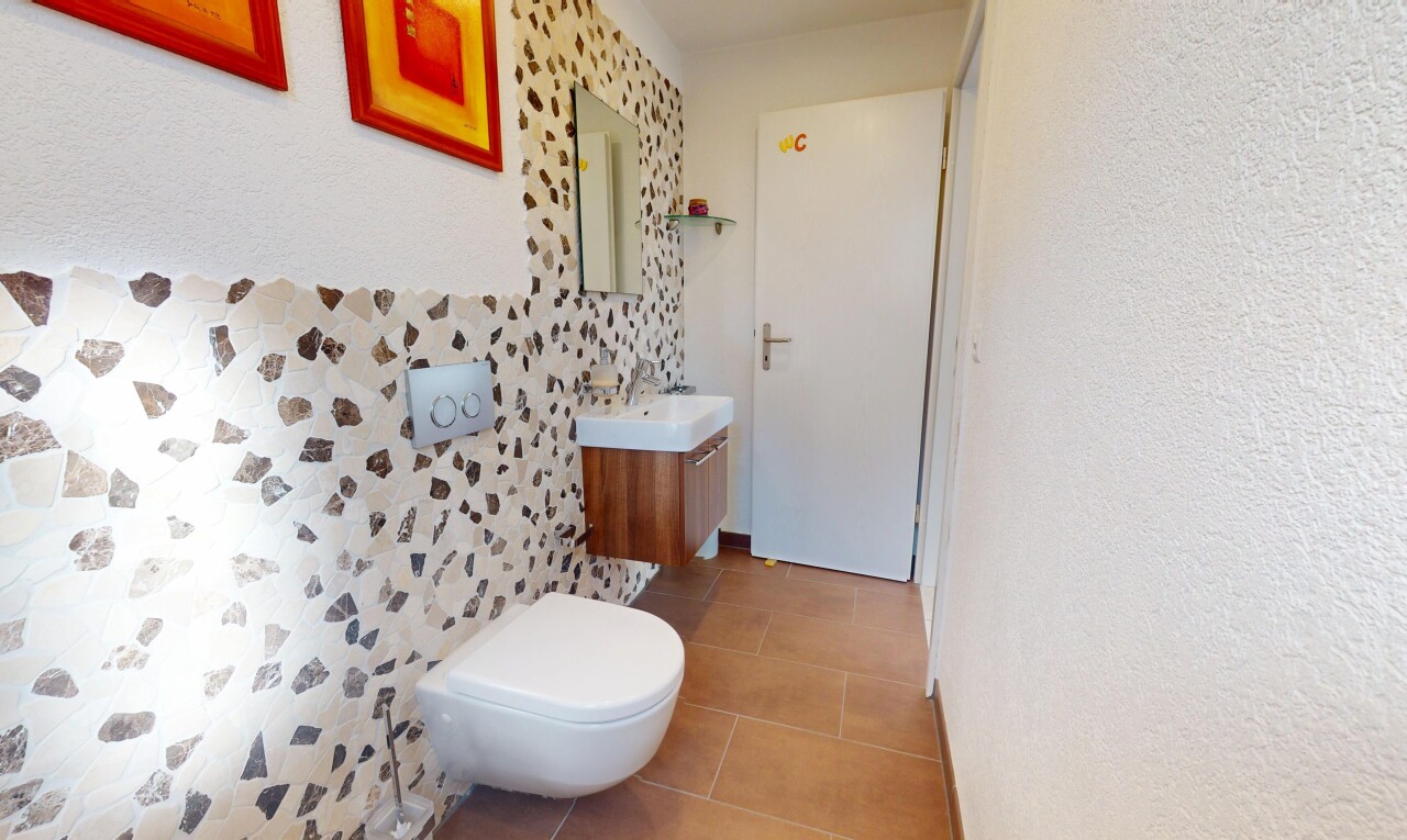 Idyllisches ​E​infamilienhaus mit Gartenparadies - 8