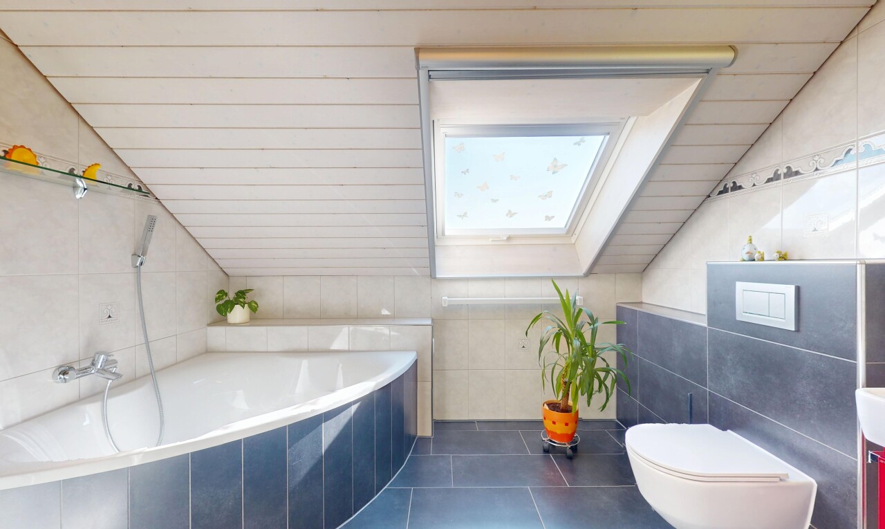 Idyllisches ​E​infamilienhaus mit Gartenparadies - 9