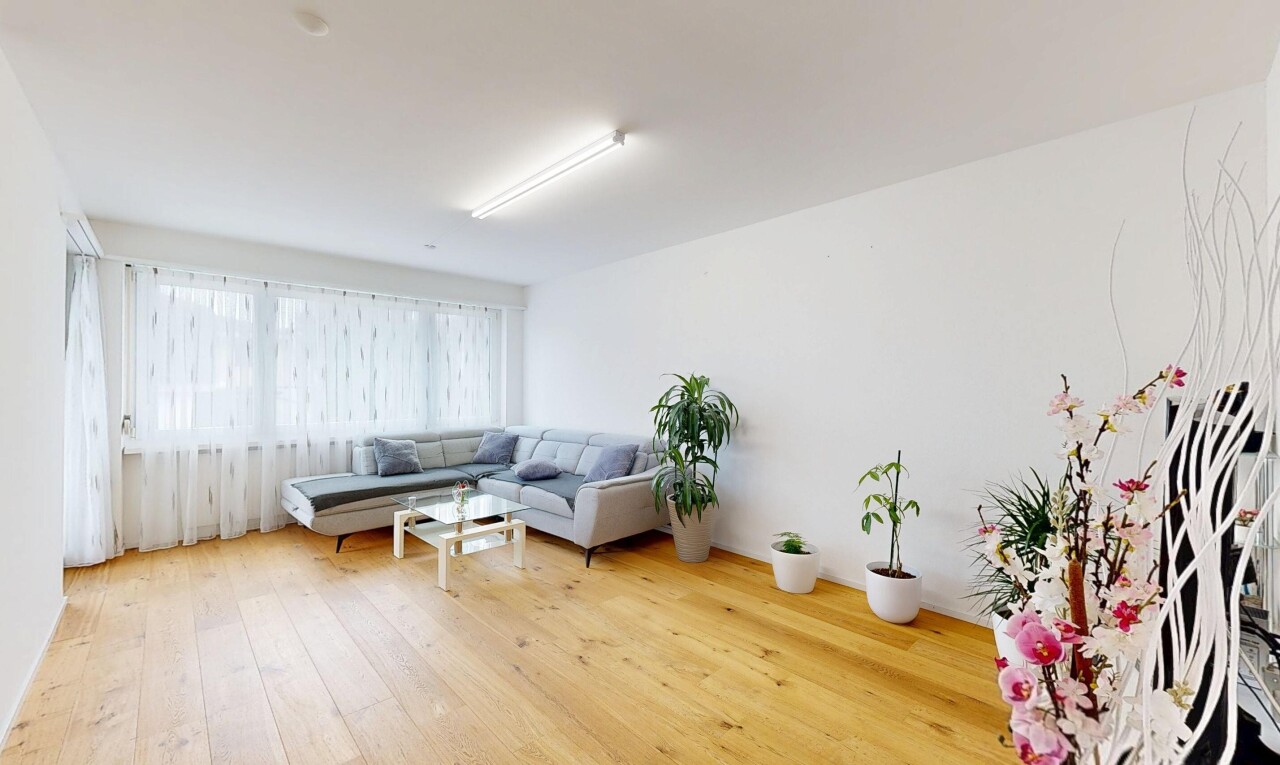 Gepflegte 4.5-Zimmerwohnung mit Garagenbox (im Baurecht) - 2