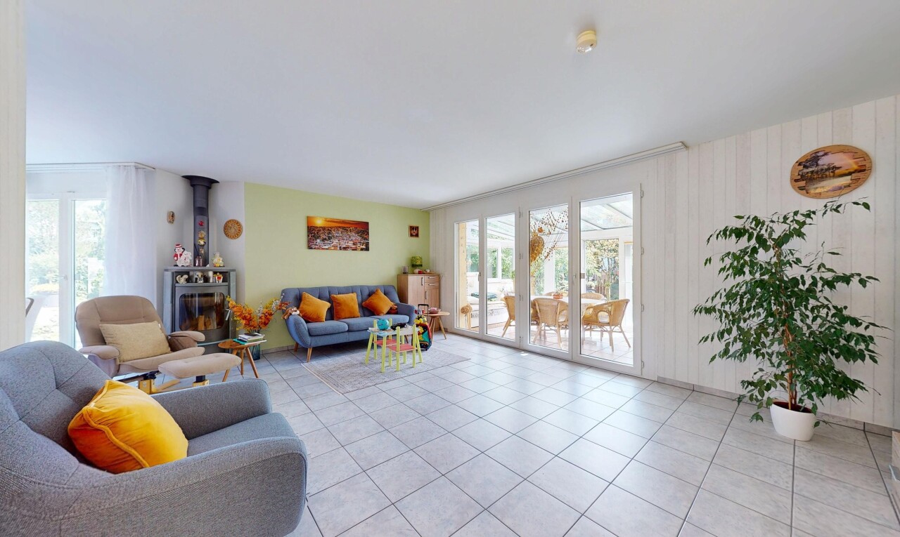 5.5-Zimmer-Doppelhaushälfte mit Wintergarten, Garten & 2 TG-Plätze - 2