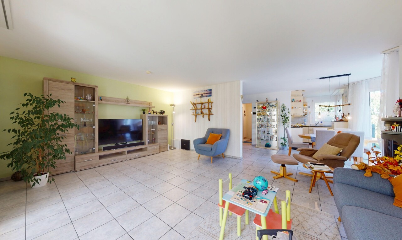 5.5-Zimmer-Doppelhaushälfte mit Wintergarten, Garten & 2 TG-Plätze - 3