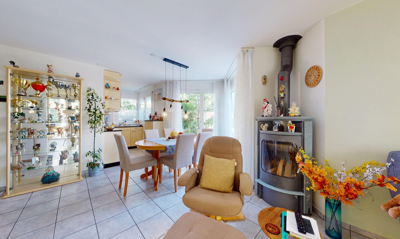 5.5-Zimmer-Doppelhaushälfte mit Wintergarten, Garten & 2 TG-Plätze - 4