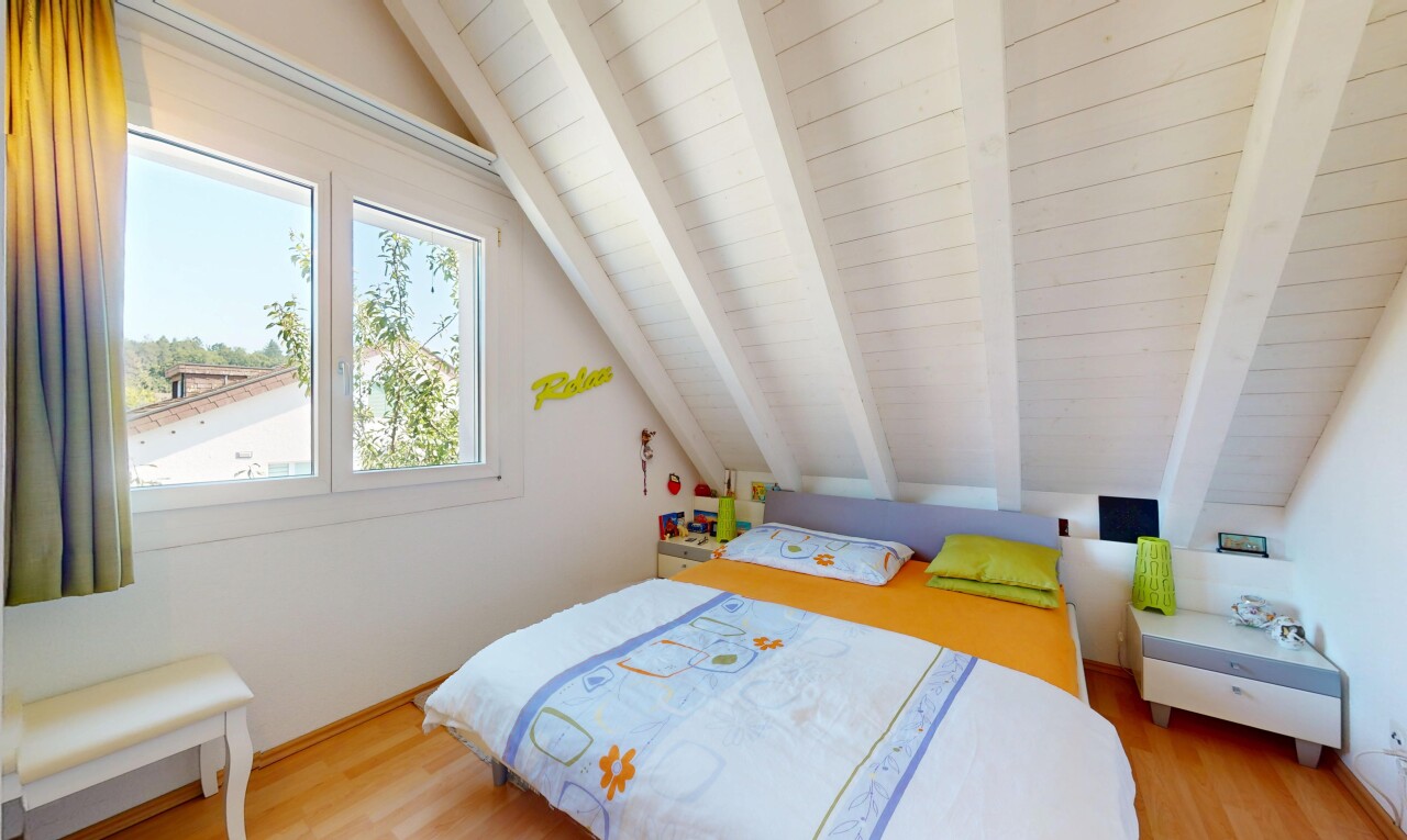 5.5-Zimmer-Doppelhaushälfte mit Wintergarten, Garten & 2 TG-Plätze - 9