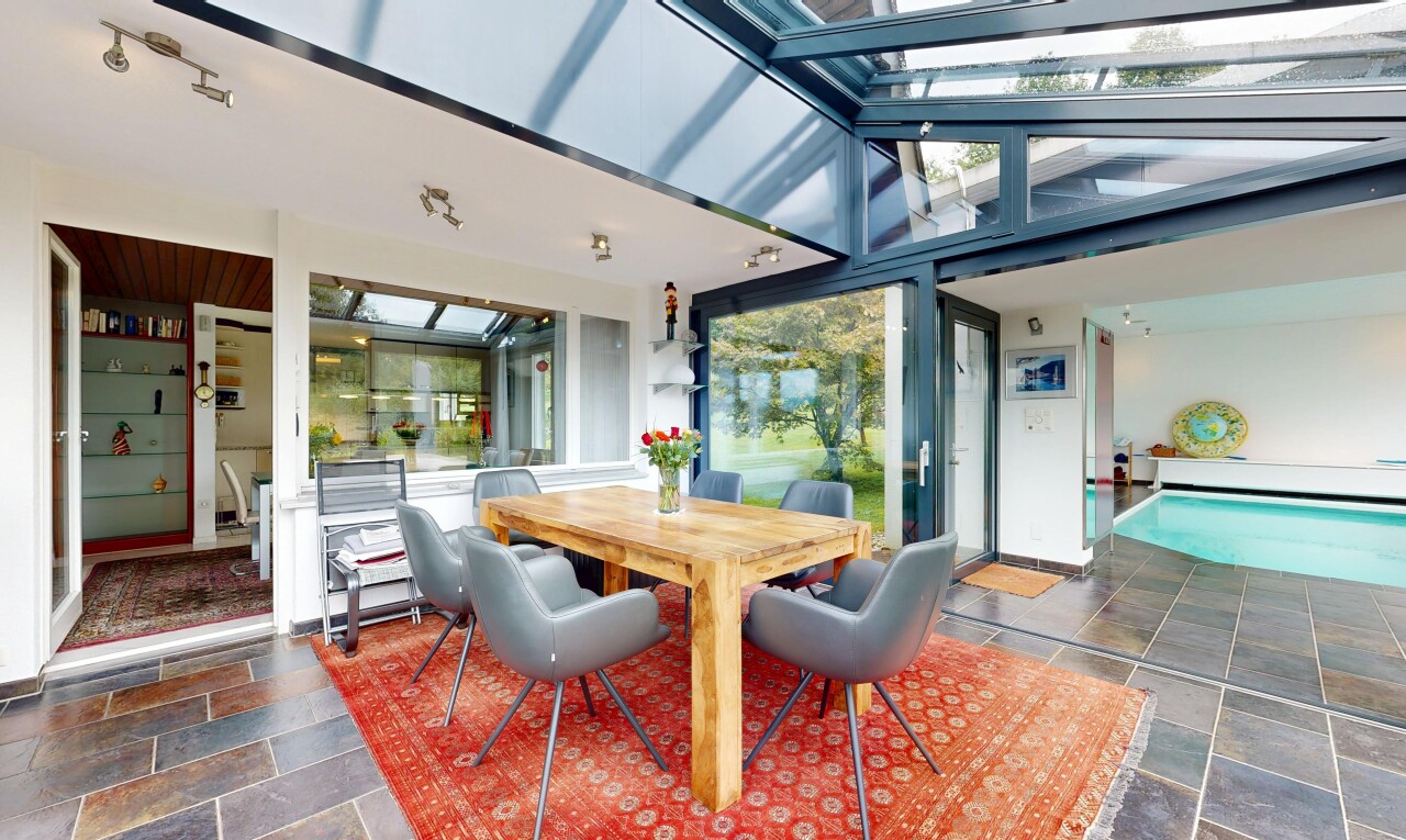 Wohnen am Waldrand mit Hallenbad, Wintergarten und Weitsicht - 4