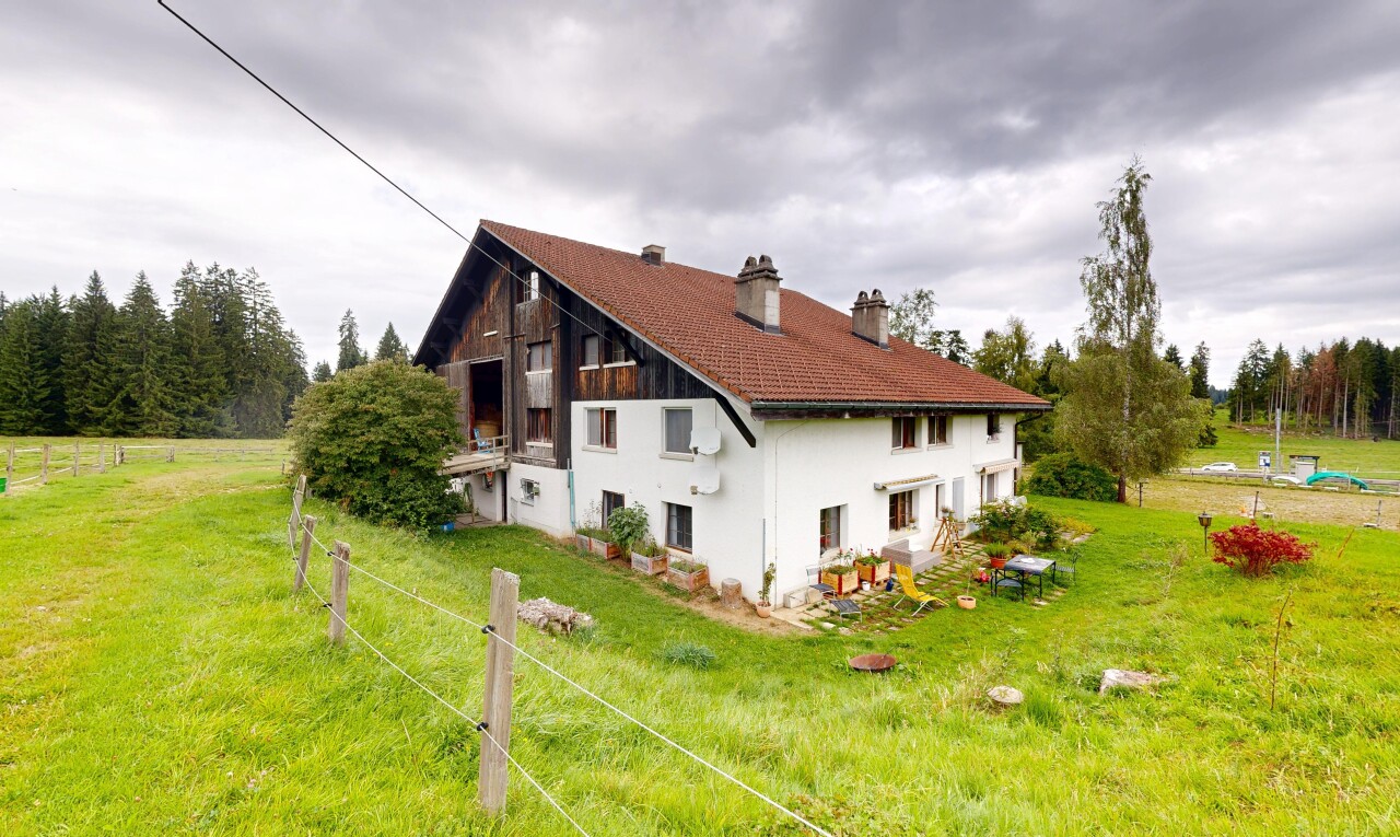 Idyllische Wohnung + Studio ideal für Pferdeliebhaber - 0