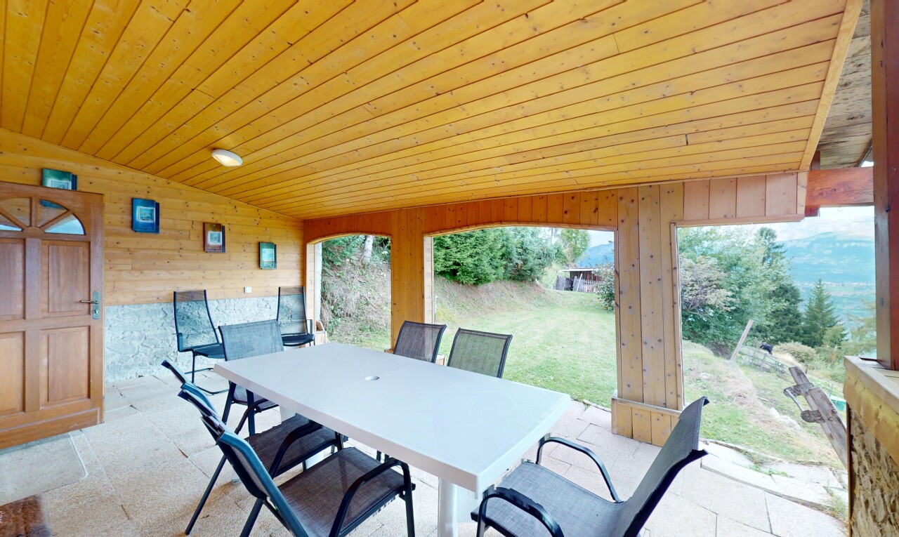 Charmante Doppelchalet mit Grundstück und Terrasse - 2