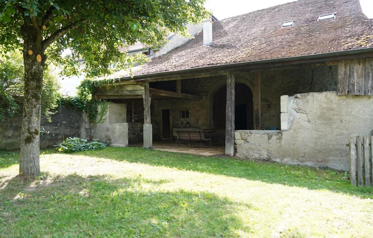 Maison mitoyenne médiane in à Sullens - 2