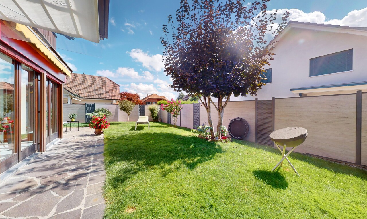 Lichtdurchflutetes Einfamilienhaus mit Garten und Cheminée in Wallbach - 6