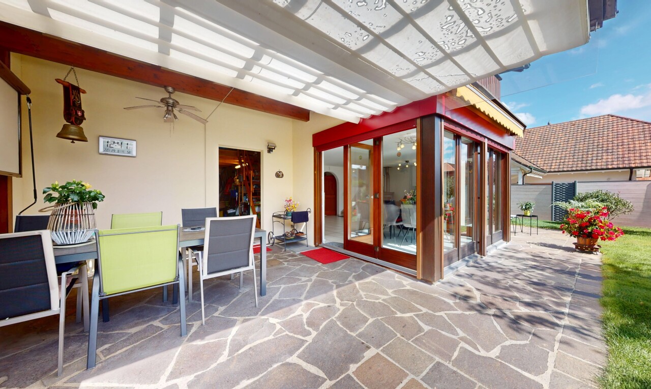 Lichtdurchflutetes Einfamilienhaus mit Garten und Cheminée in Wallbach - 7