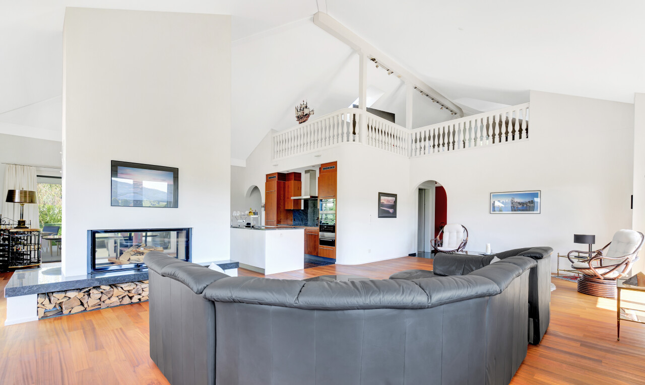 Exklusive Villa mit spektakulärer Weitsicht und gehobenem Ausbau - 0