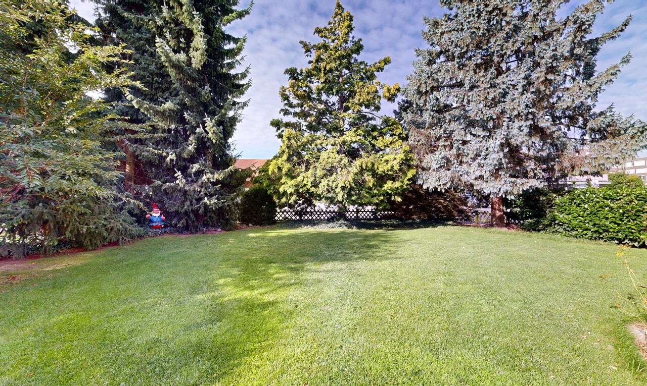 Charmantes 5.5-Zimmer-Haus mit viel Platz und idyllischem Garten - 1