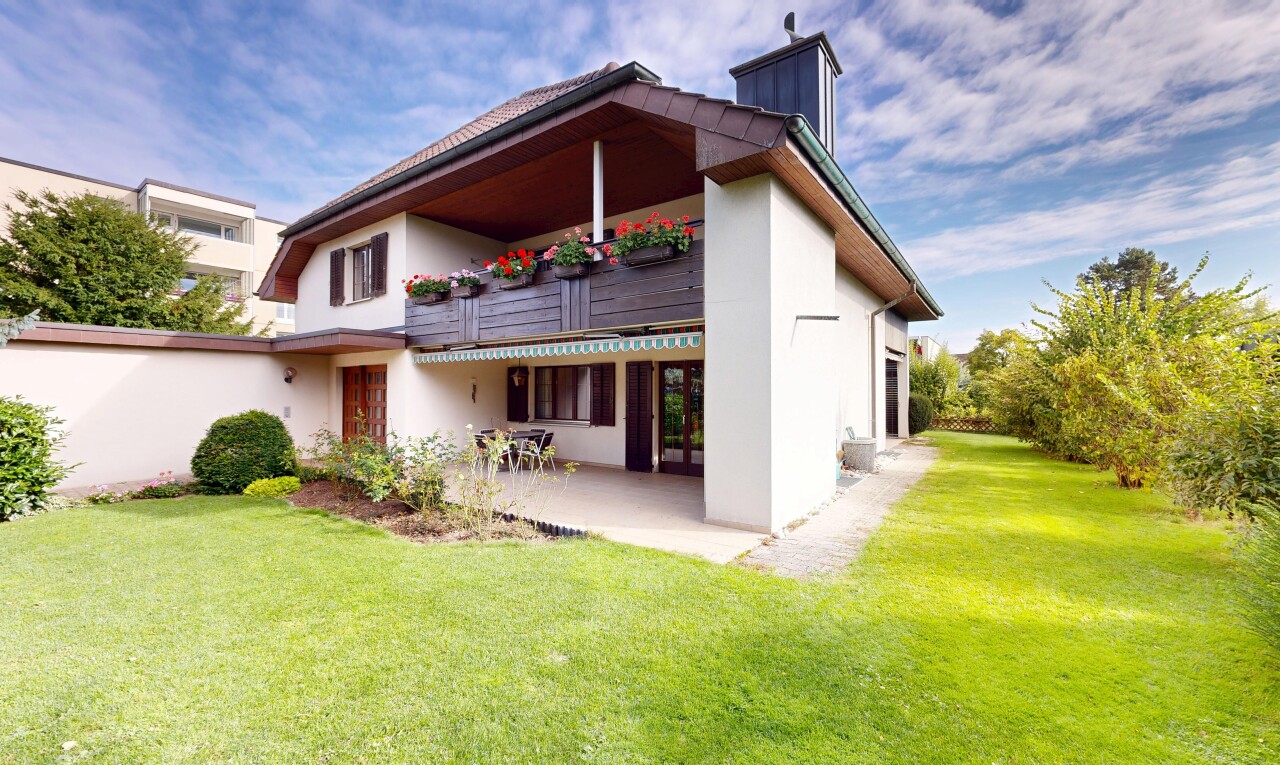 Charmantes 5.5-Zimmer-Haus mit viel Platz und idyllischem Garten - 2