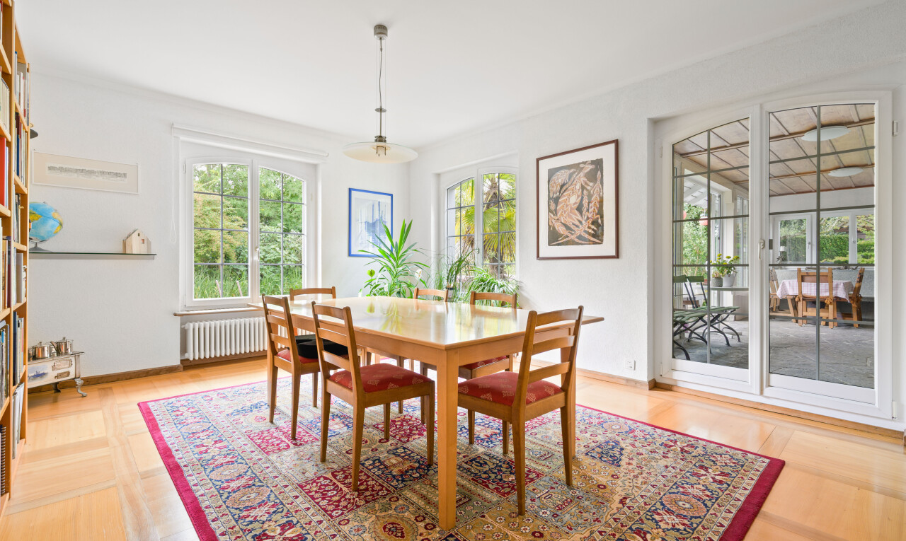 12-Zimmer-Haus mit Gartenoase und viel Raum - 2