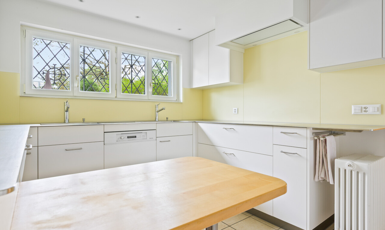 12-Zimmer-Haus mit Gartenoase und viel Raum - 8