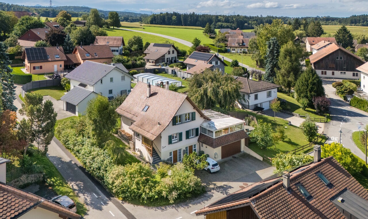 Elegant Villa with Private Spa near Lausanne - 1