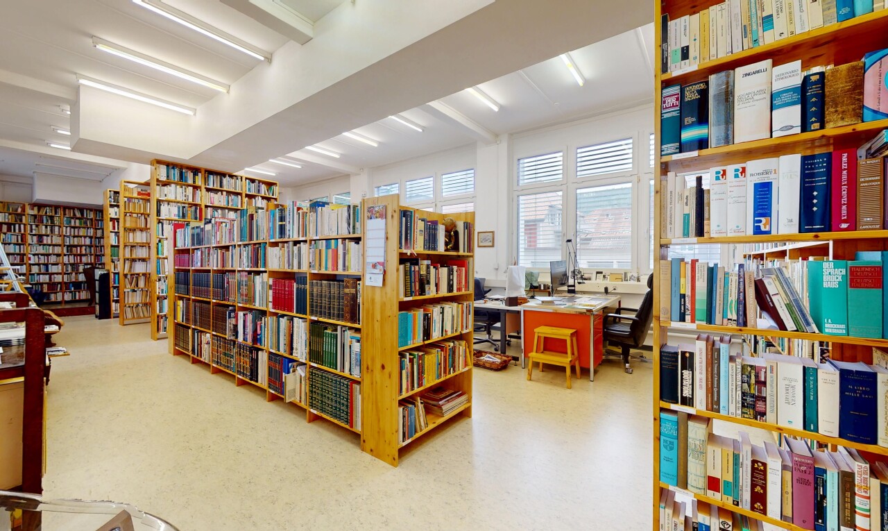 Helles Gebäude mit großem Ausbau- und Renditepotenzial - 7