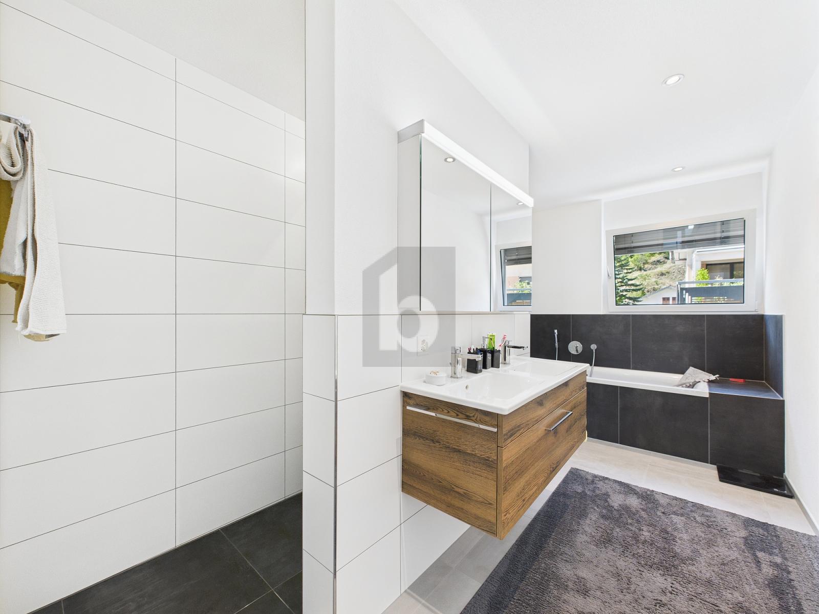 VIEL KOMFORT AN RUHIGER LAGE - 4