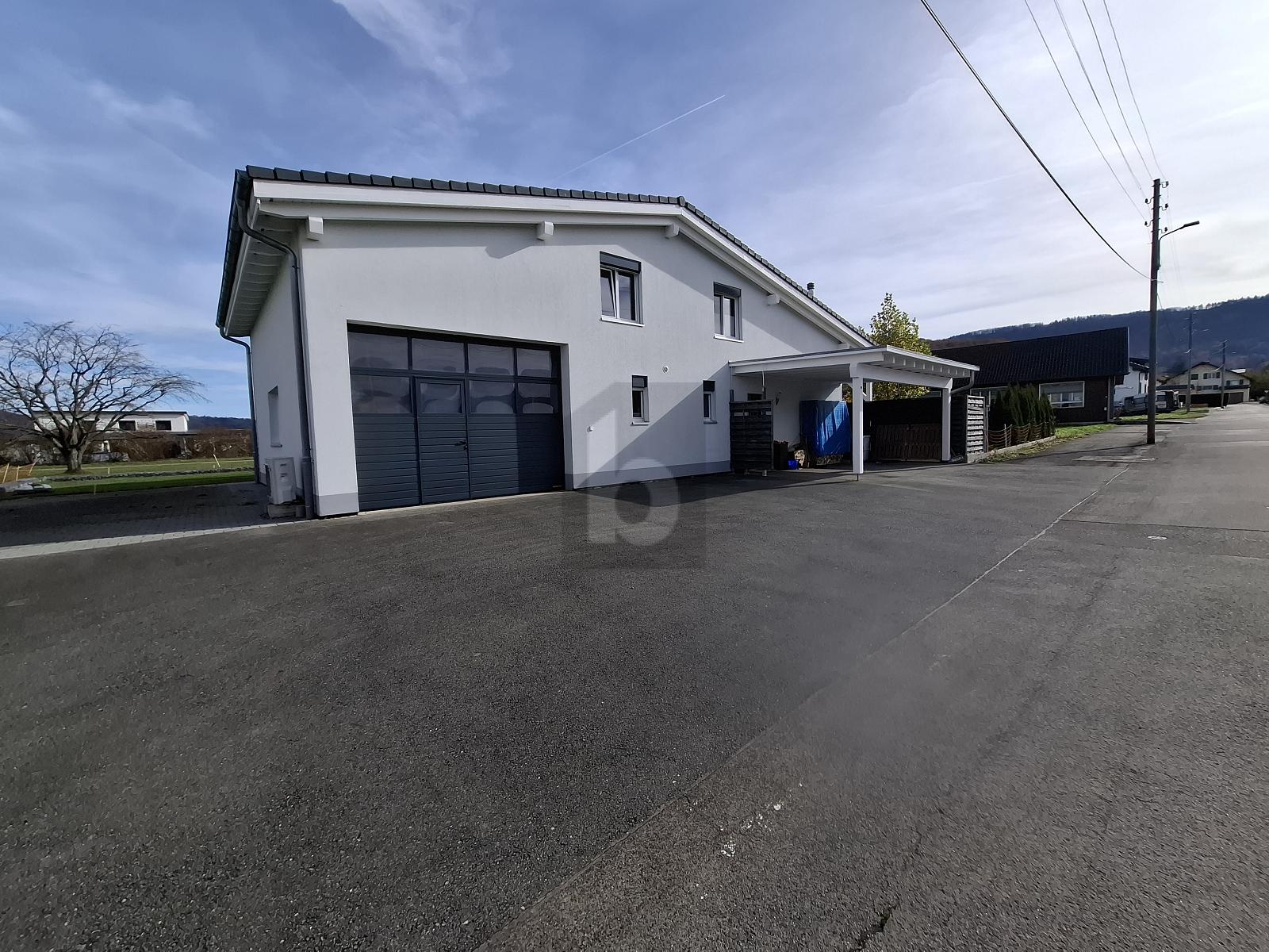 CHALEUREUSE, DANS UN QUARTIER TRANQUILLE - 0