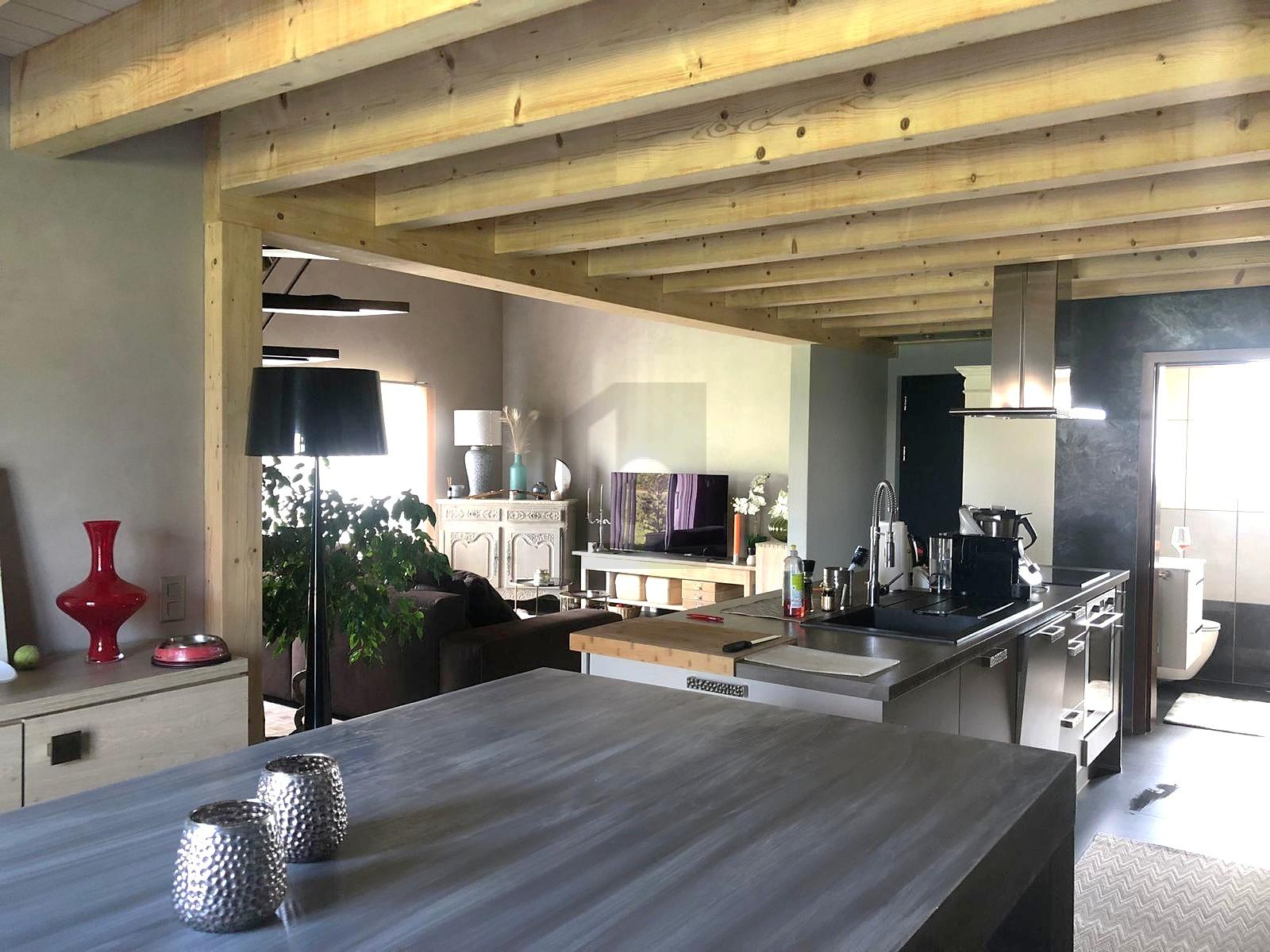 CHALEUREUSE, DANS UN QUARTIER TRANQUILLE - 1