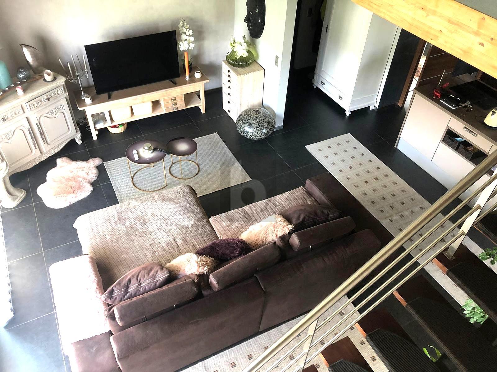 CHALEUREUSE, DANS UN QUARTIER TRANQUILLE - 2