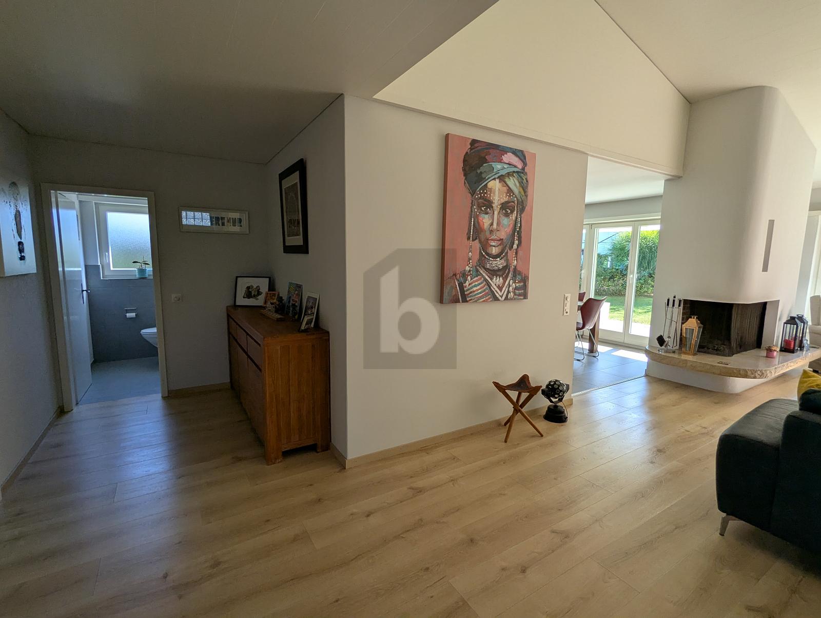 LICHTDURCHFLUTET MIT CHEMINÉE UND GARTEN - 0