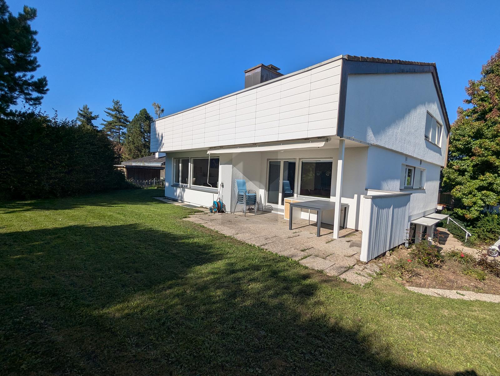 LICHTDURCHFLUTET MIT CHEMINÉE UND GARTEN - 3