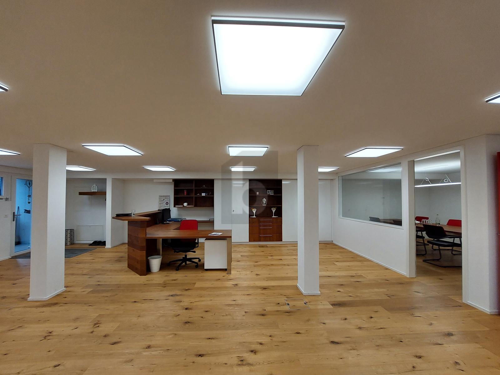 BÜROLOUNGE MIT KÜCHE & CHARME - 0