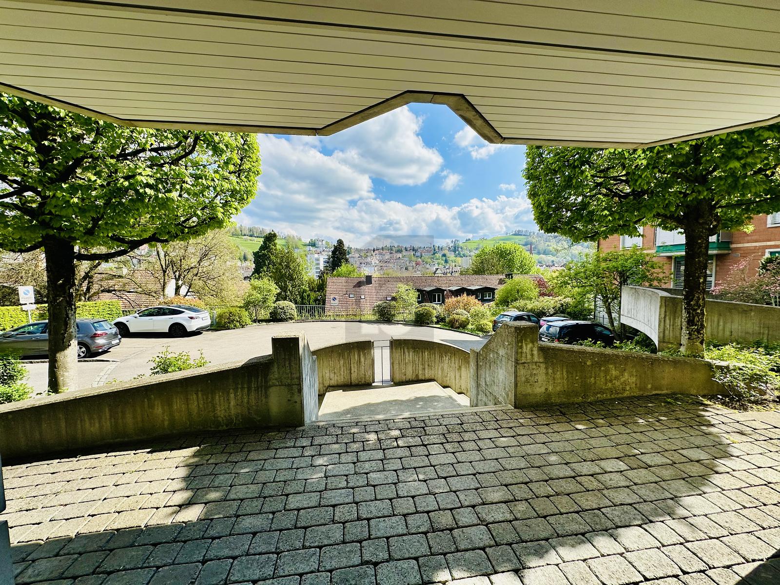 STILVOLL UND ELEGANT MIT AUSSICHT - 1