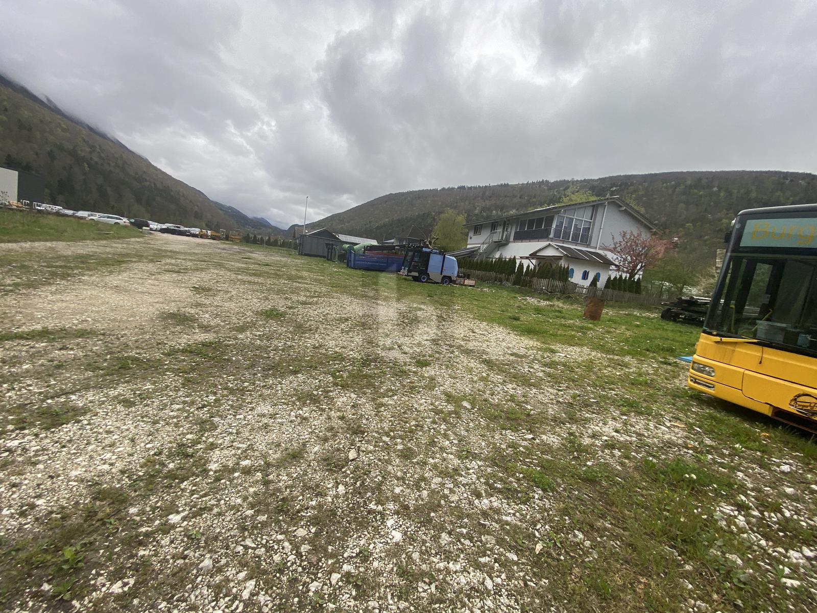 BUSINESS-STANDORT MIT ZUSÄTZLICHEN RAUMEINHEITEN - 3