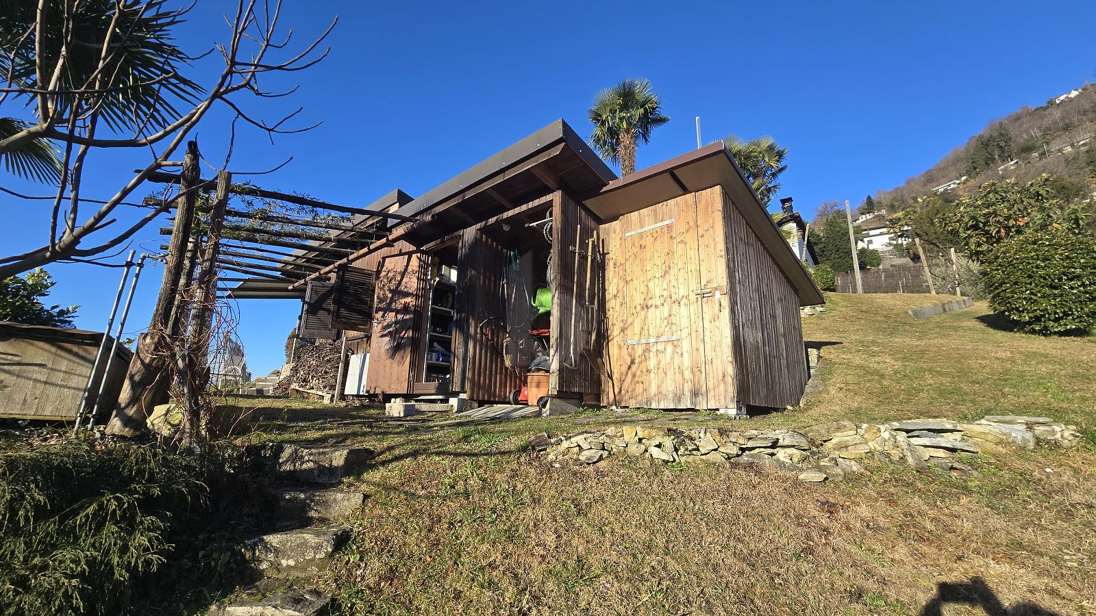 TRANQUILLO E SOLEGGIATO CON MERAVIGLIOSA VISTA - 2