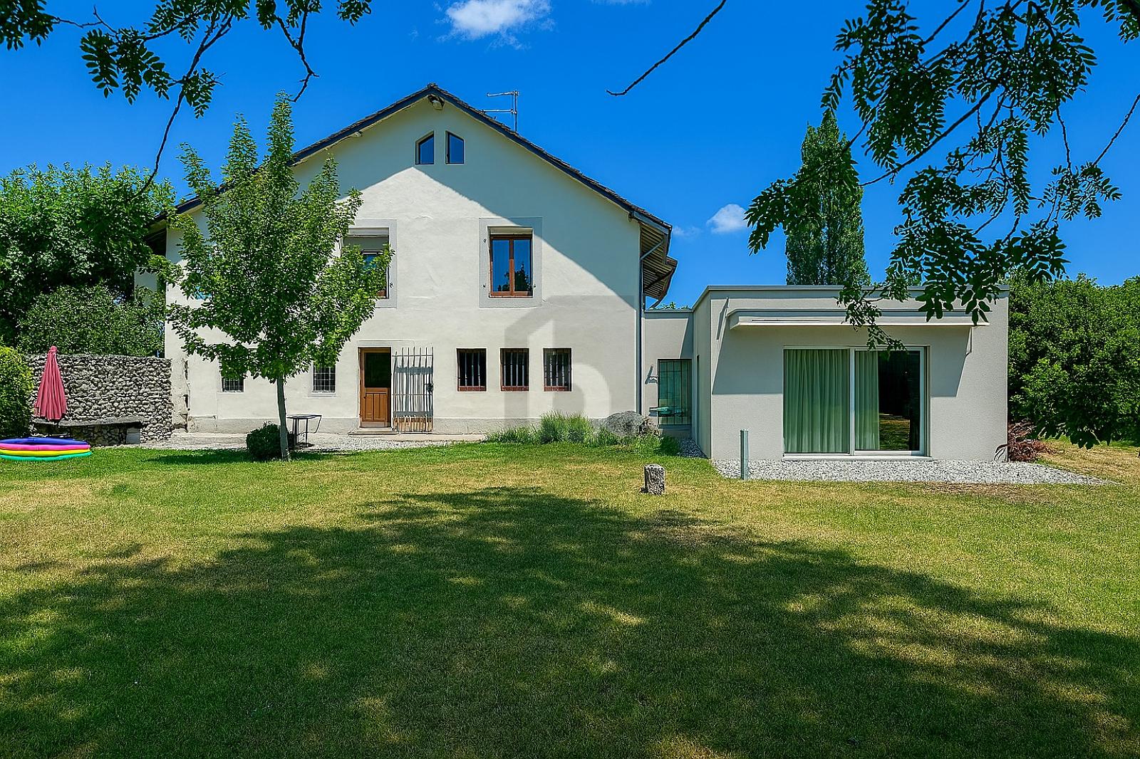 RIVE GAUCHE : VILLA JUMELÉE AU CADRE D EXCEPTION - 1