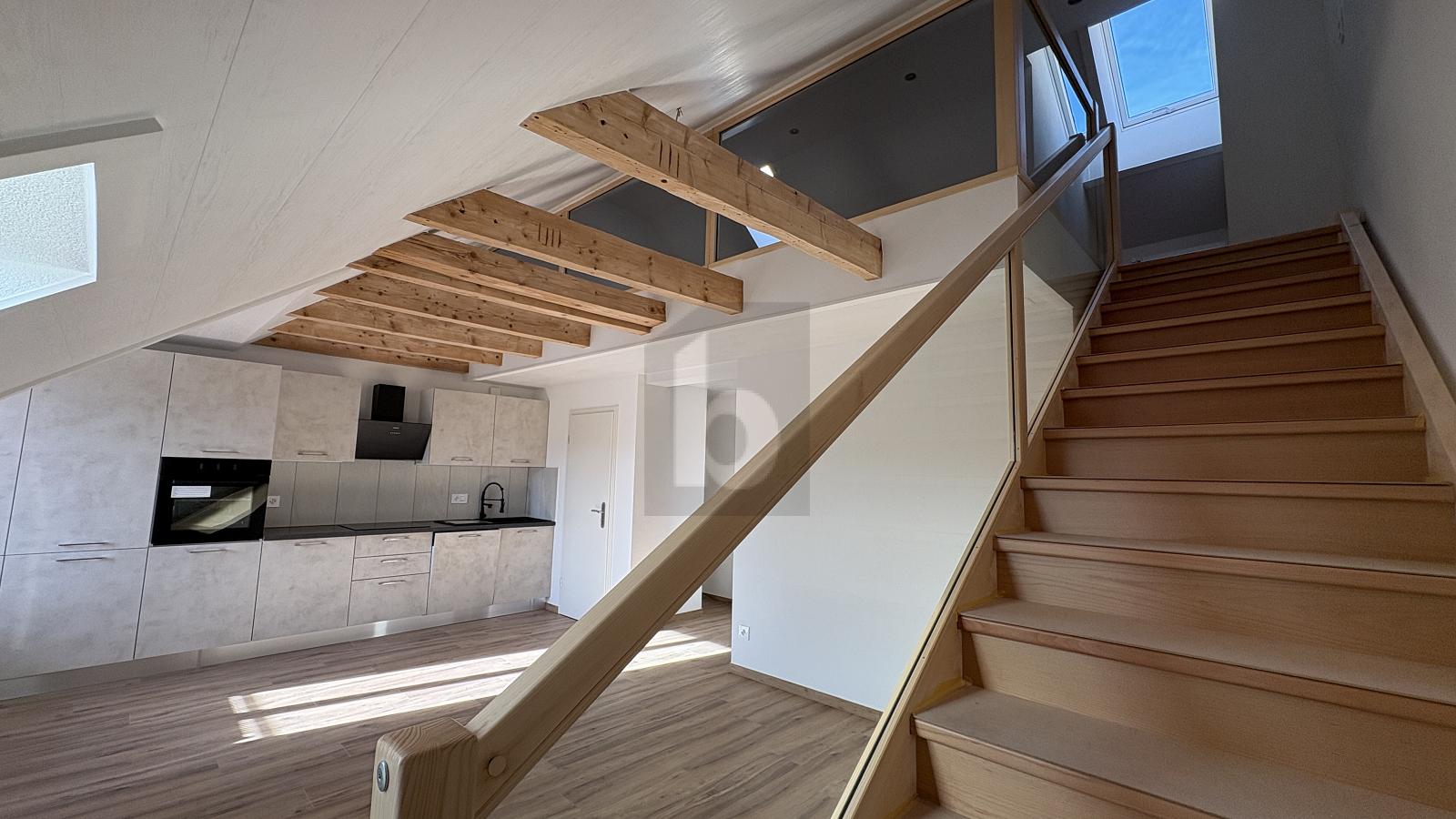 BAIGNÉ DE LUMIÈRE, SPACIEUX ET NEUF - 2