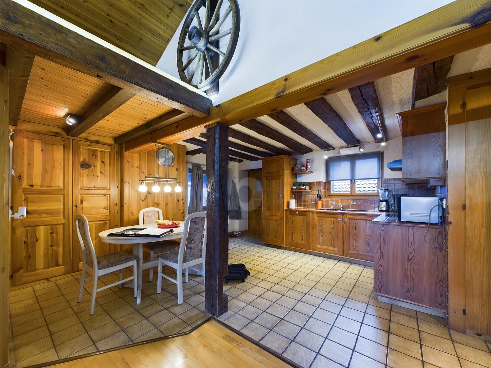 UN LIEU DE VIE UNIQUE AVEC UN GRAND JARDIN - 0