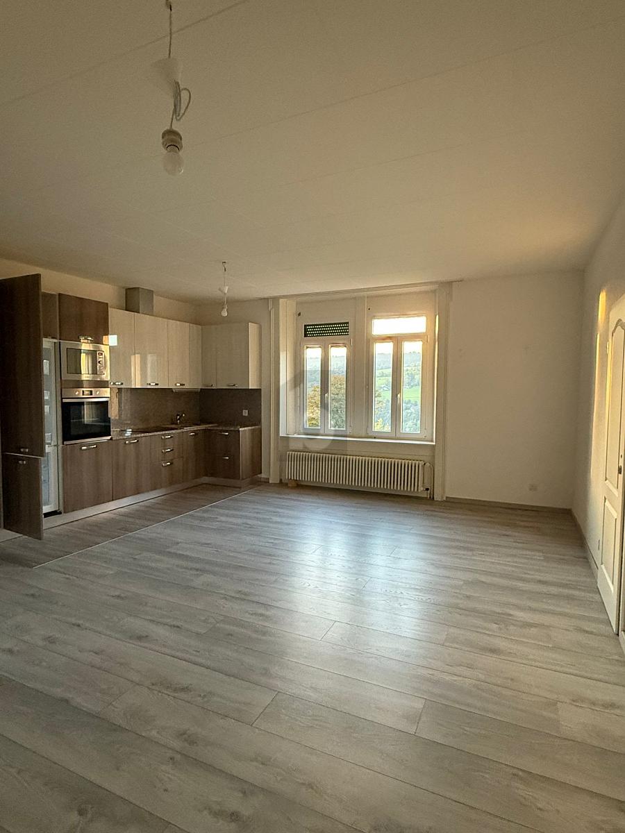 DANS MAGNIFIQUE MANOIR - 2