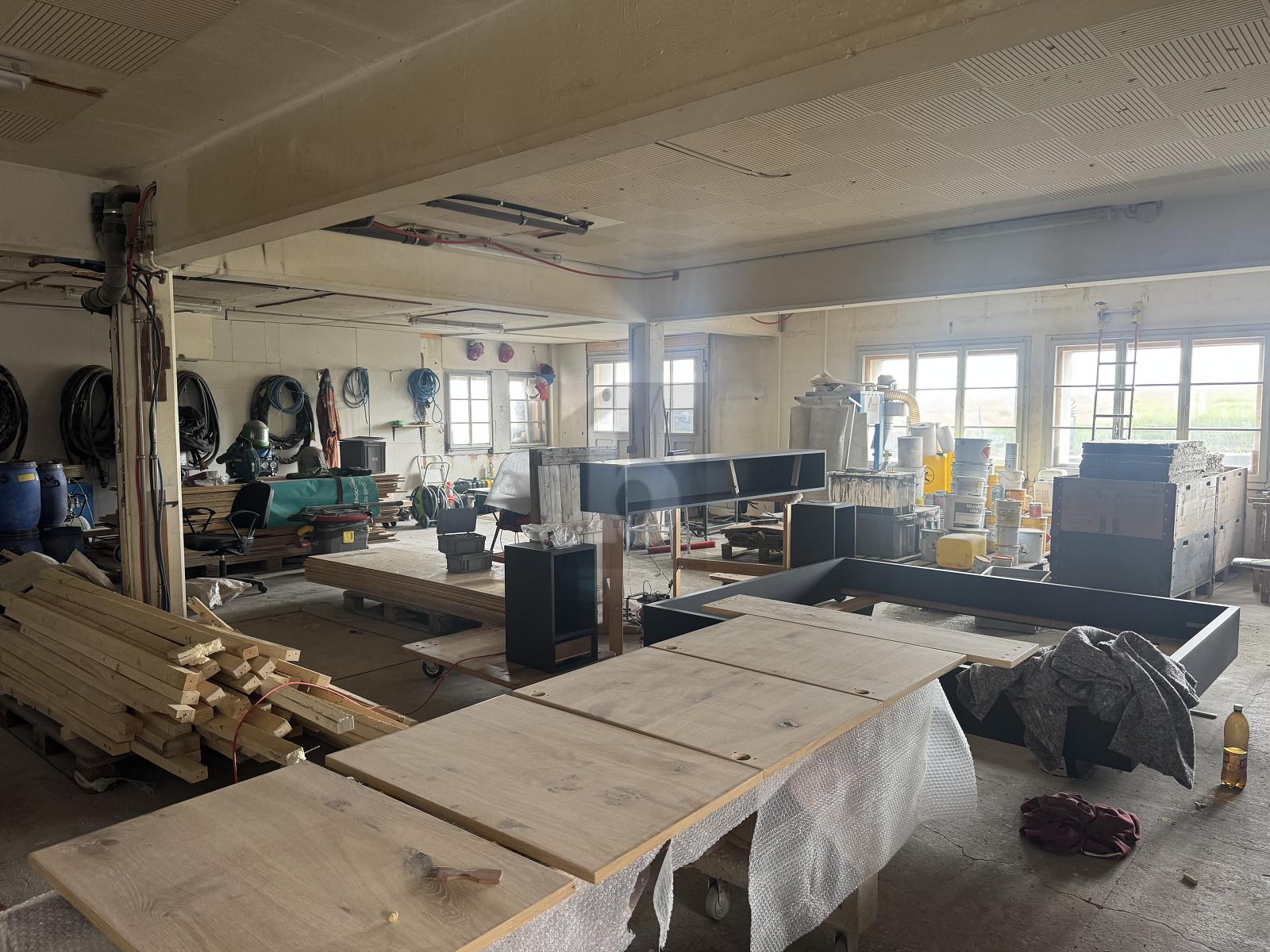 ESPACE ATELIER/STOCKAGE - ACCÈS FACILE - 1