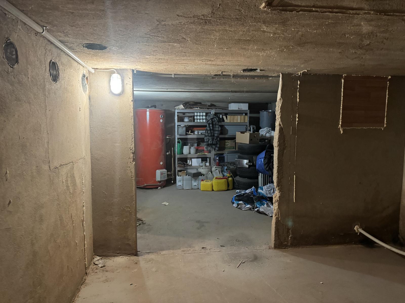 ESPACE ATELIER/STOCKAGE - ACCÈS FACILE - 2