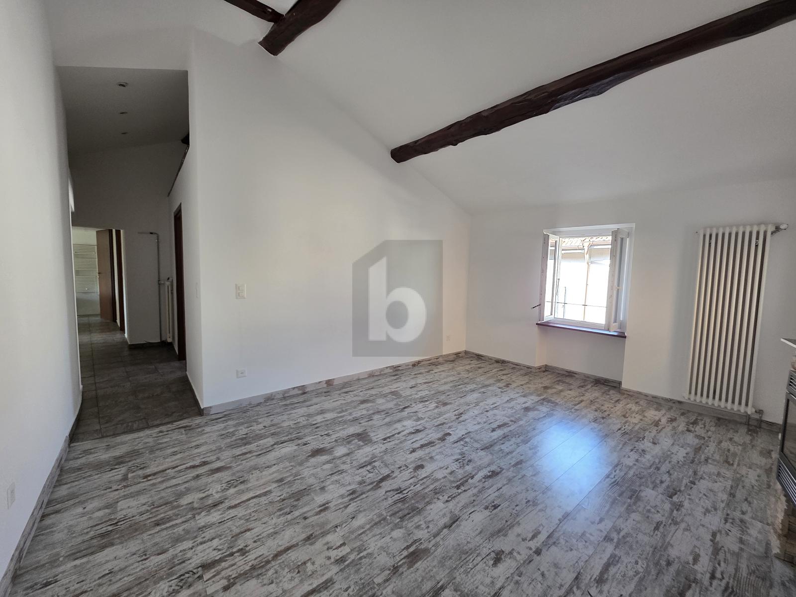 ACCOGLIENTE E SOLEGGIATO IN POSIZIONE CENTRALE - 1