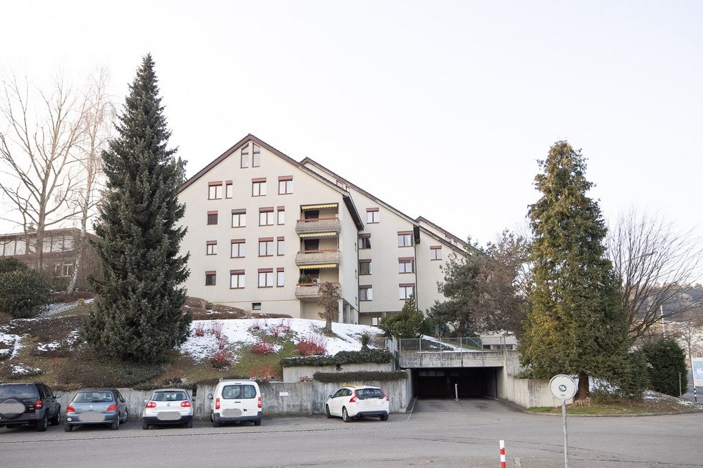 Einstellplatz an der Zilstrasse zu vermieten. - 0
